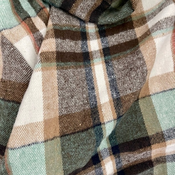 1 Left!! SO CUTE! Multi-Color Plaid Jacket w/a Zipper - Picture 7 of 7